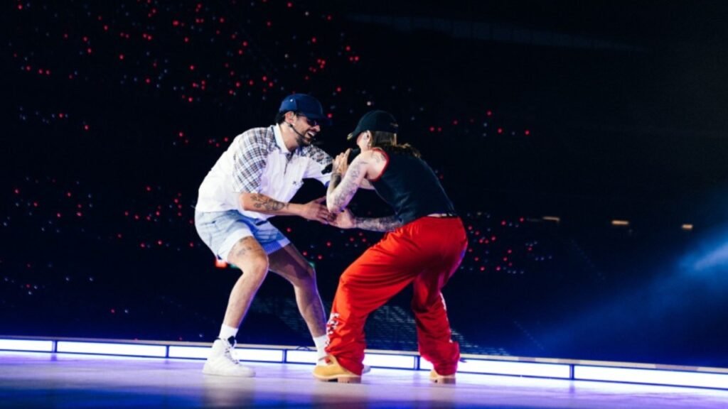 Bad Bunny e Young Miko cantam juntos durante show em Madri