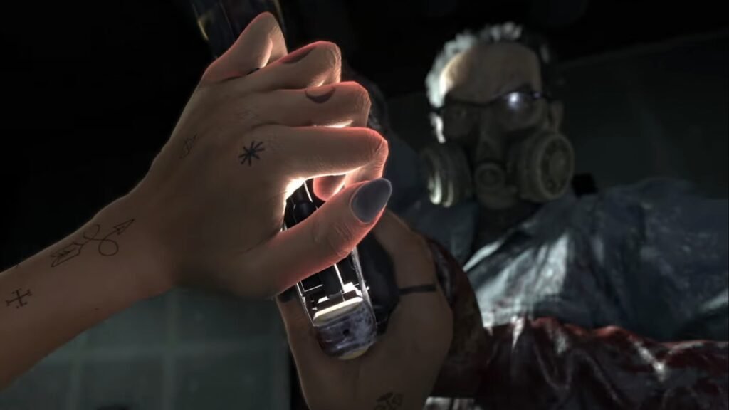 Arte oficial de Unhinged mostra mãos segurando uma arma e uma figura mascarada ao fundo