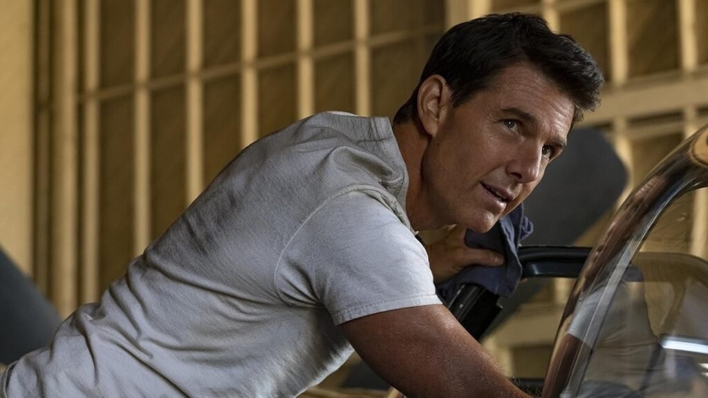 Tom Cruise como Maverick em cena de Top Gun: Maverick