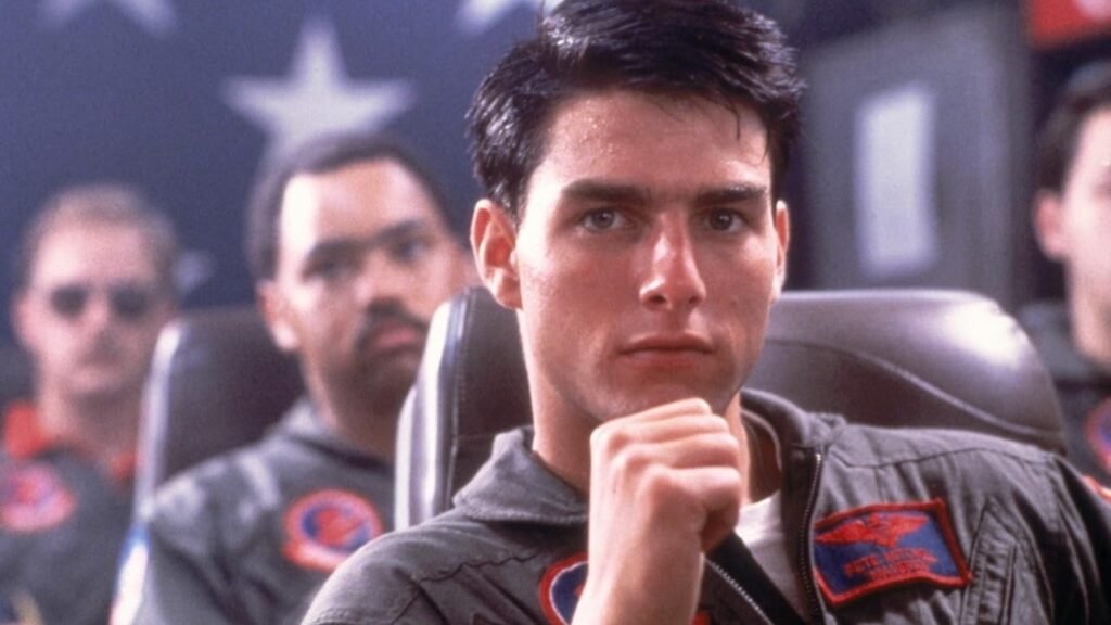 Tom Cruise como Maverick em cena de Top Gun - Ases Indomáveis