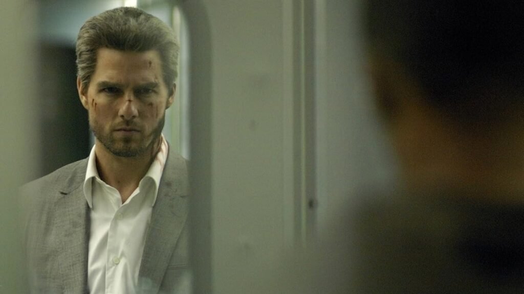 Tom Cruise como Vincent em cena de Colateral