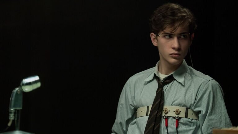 Jacob Tremblay como Ted Kaczynski em Unabomber