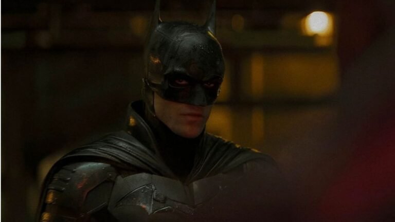 Robert Pattinson explica por que seu Batman teria dificuldade para entrar no DCU 3 Robert Pattinson como Batman em The Batman